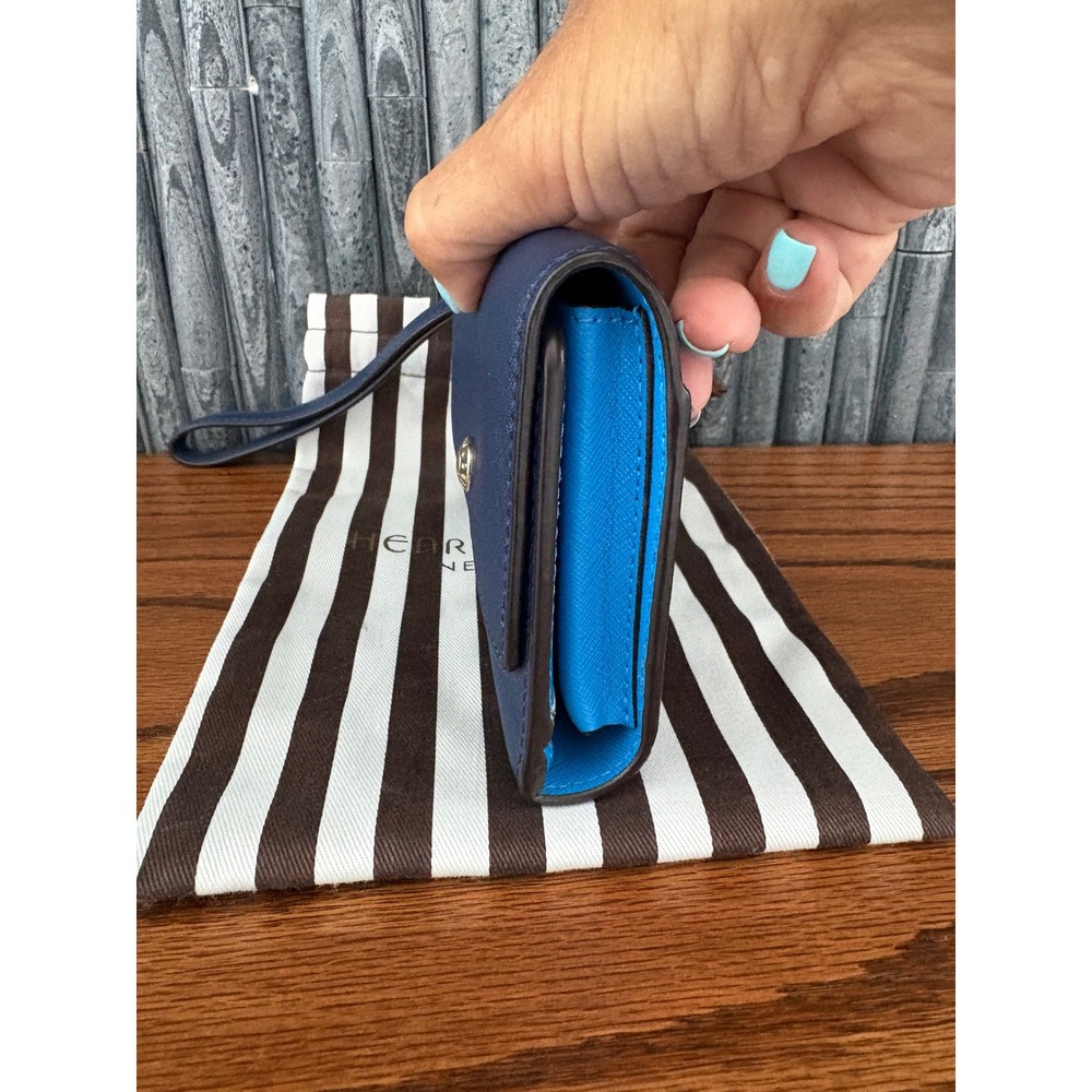 Henri Bendel Navy Blue Saffiano Leather Wristlet Wallet
Clutch w/dustbag - Picture 5 of 8
